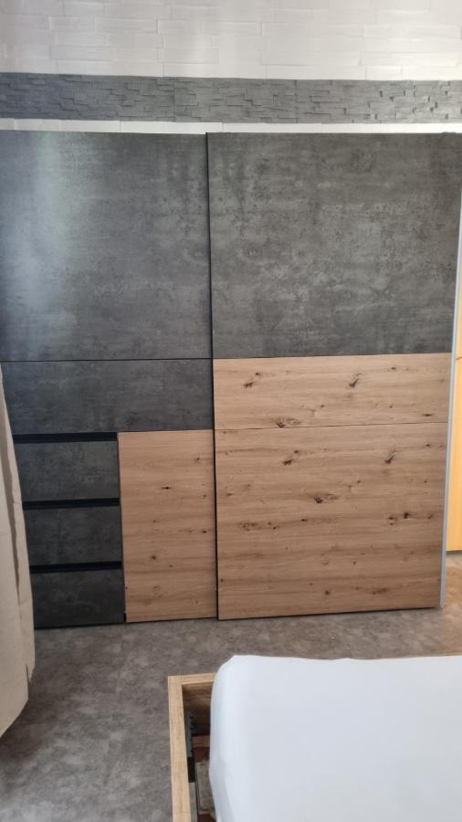 לופינגן Modern Eingerichtete 3-Zi-Ferienwohnung Zu Vermieten מראה חיצוני תמונה