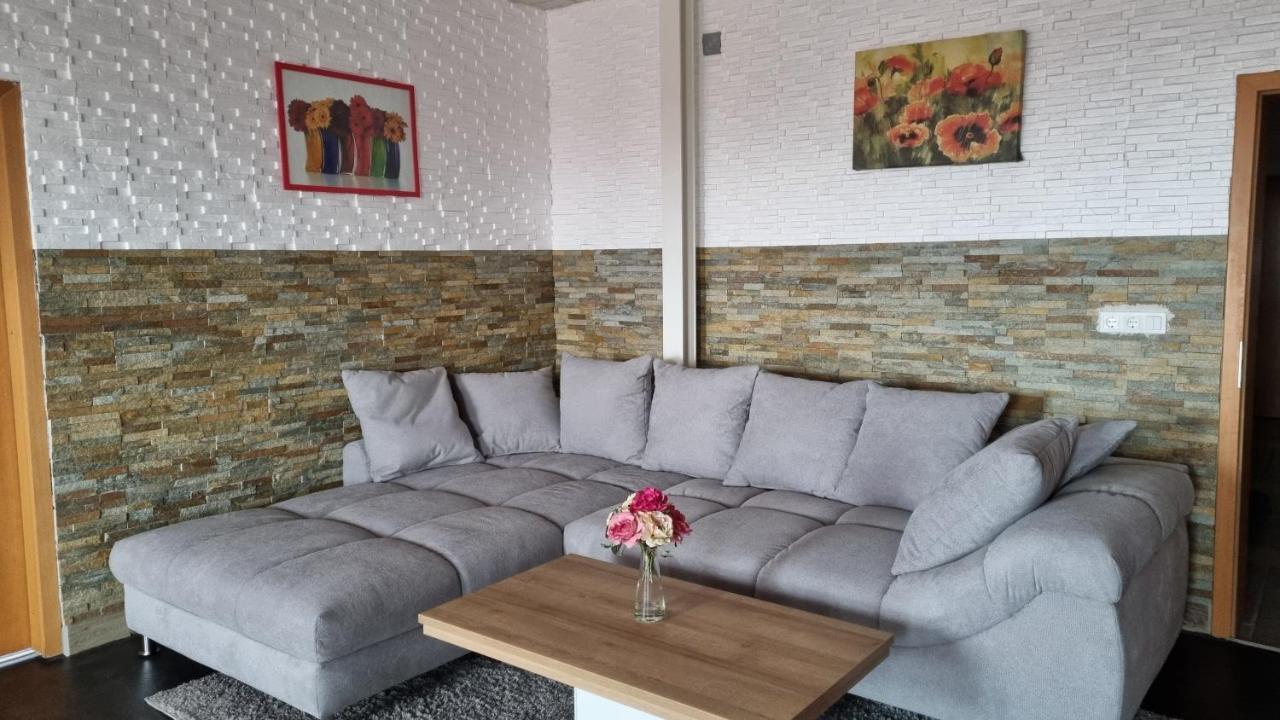 לופינגן Modern Eingerichtete 3-Zi-Ferienwohnung Zu Vermieten מראה חיצוני תמונה